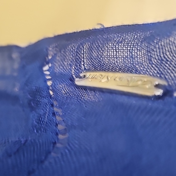 Calvin Klein royal blue infinity scarf 100% acrylic - Picture 8 of 8